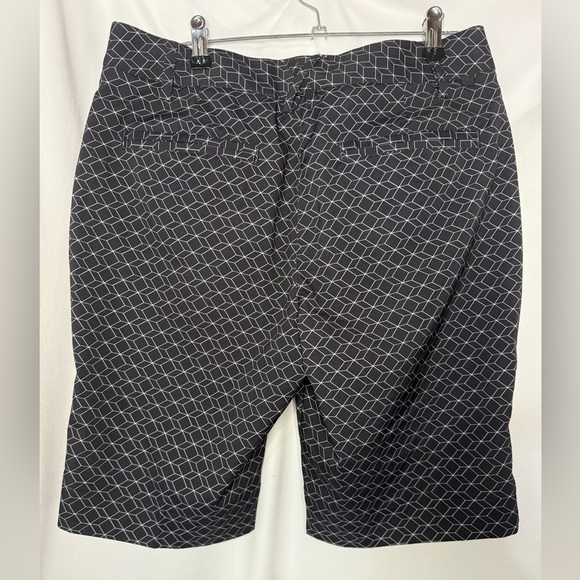 Women Puma Cell Black White Geometric Pattern Golf Pants 4 NWT - Picture 3 of 4